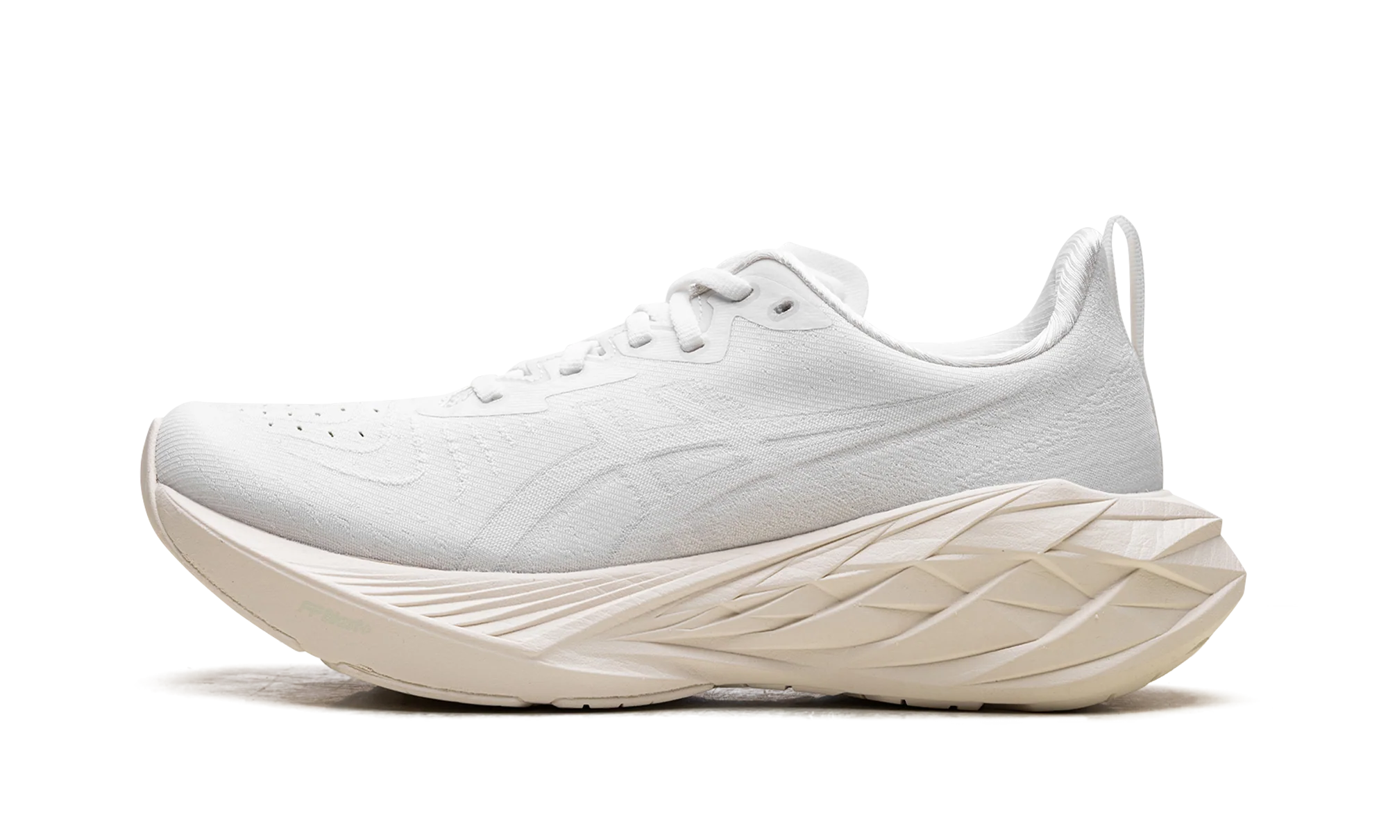 Novablast 4 "White / White" 1011B693 102