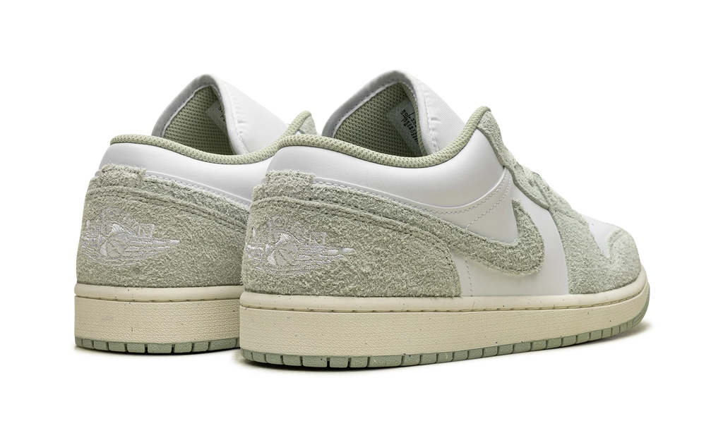 Air Jordan 1 Low SE "Seafoam" FN5214 131