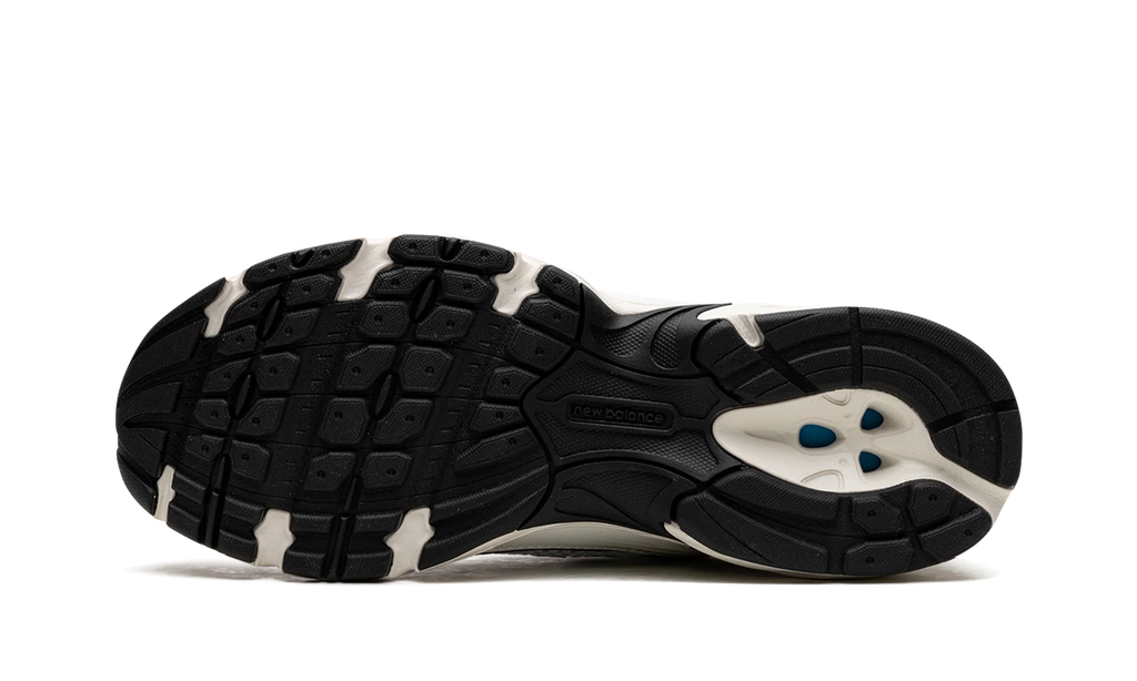 530 "White / Gold / Black" MR530TC