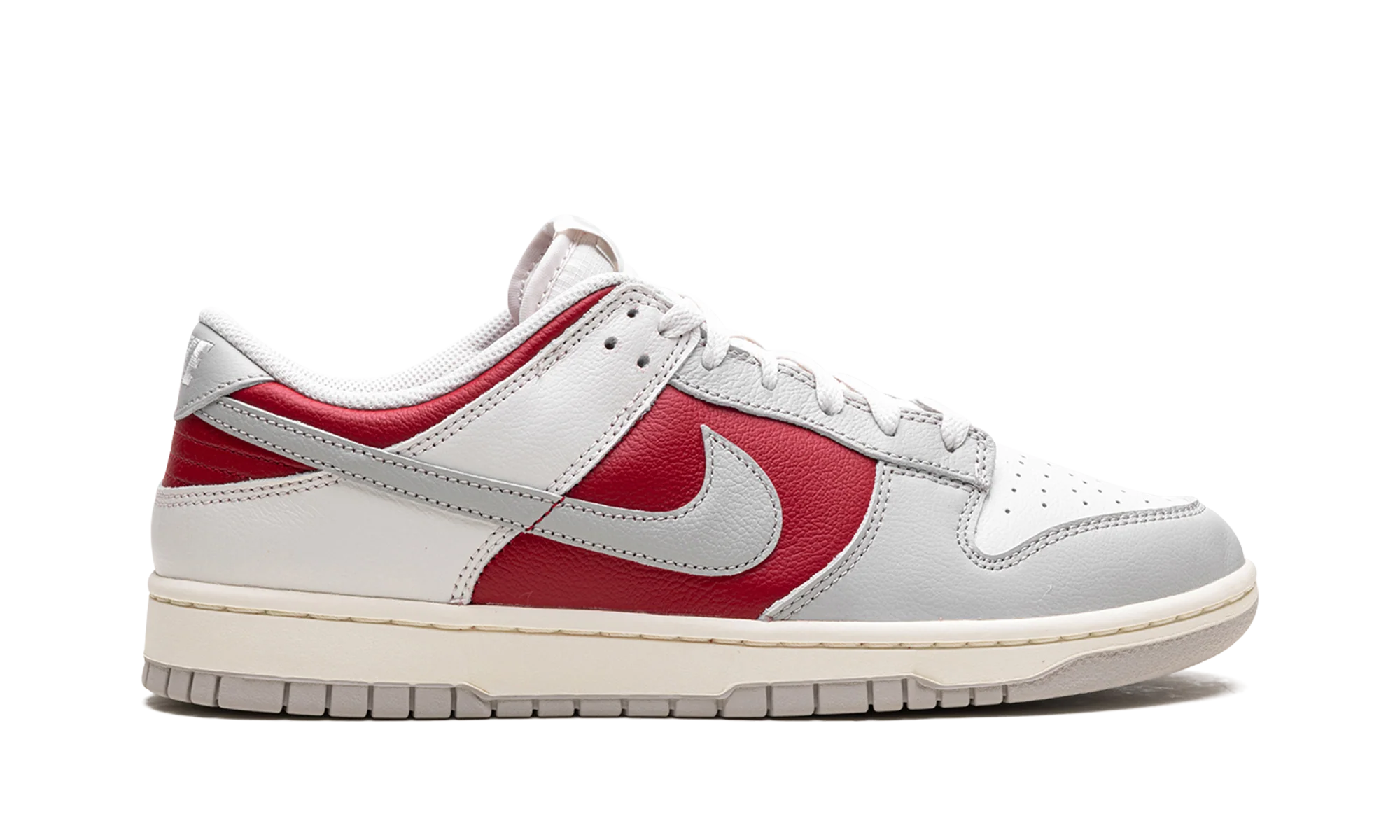 Dunk Low "Ultraman" HJ9093 030