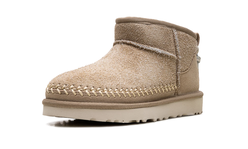 Classic Ultra Mini Biarritz Boot WMNS "Mustard Seed" 1171538 MDSD