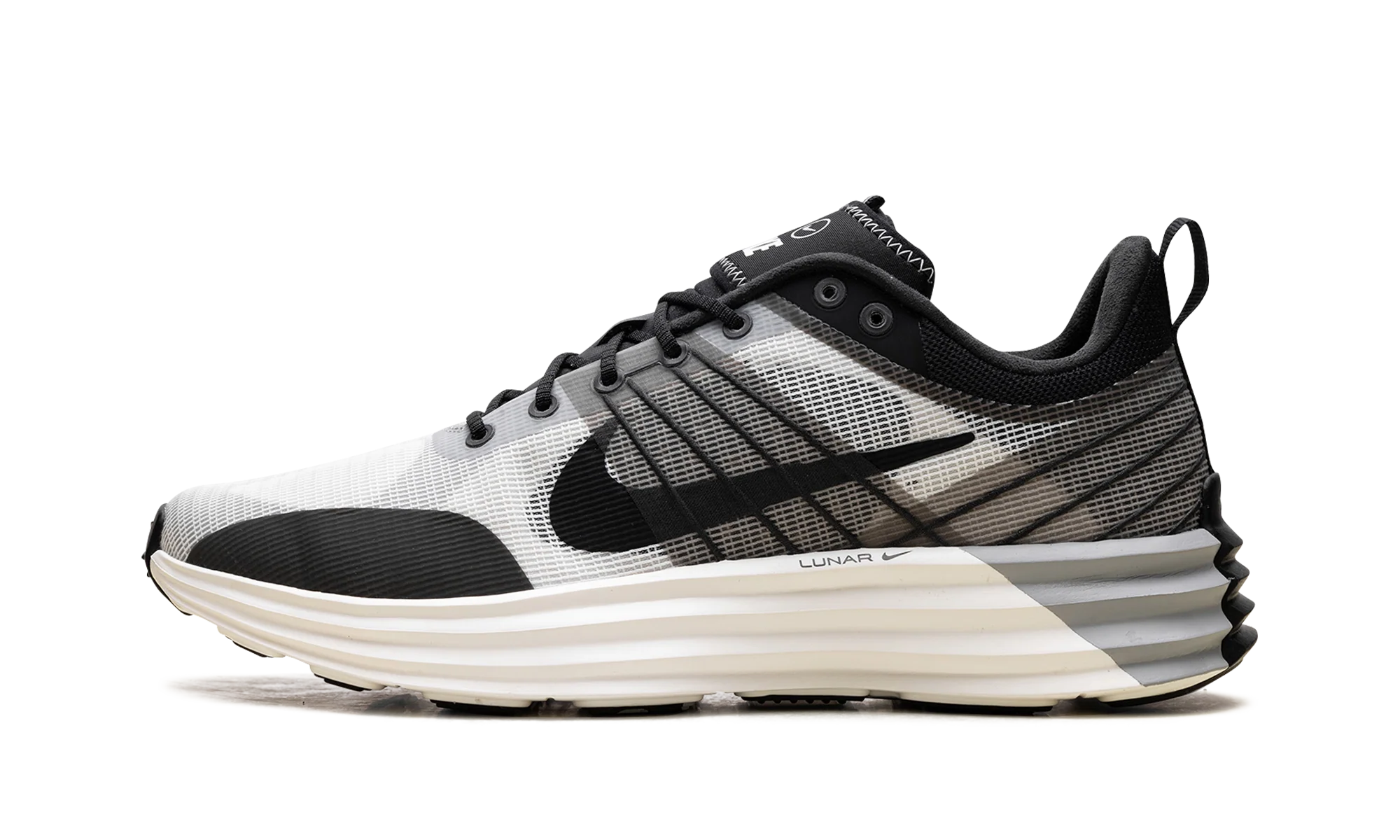 Lunar Roam "Summit White Black" DV2440 102