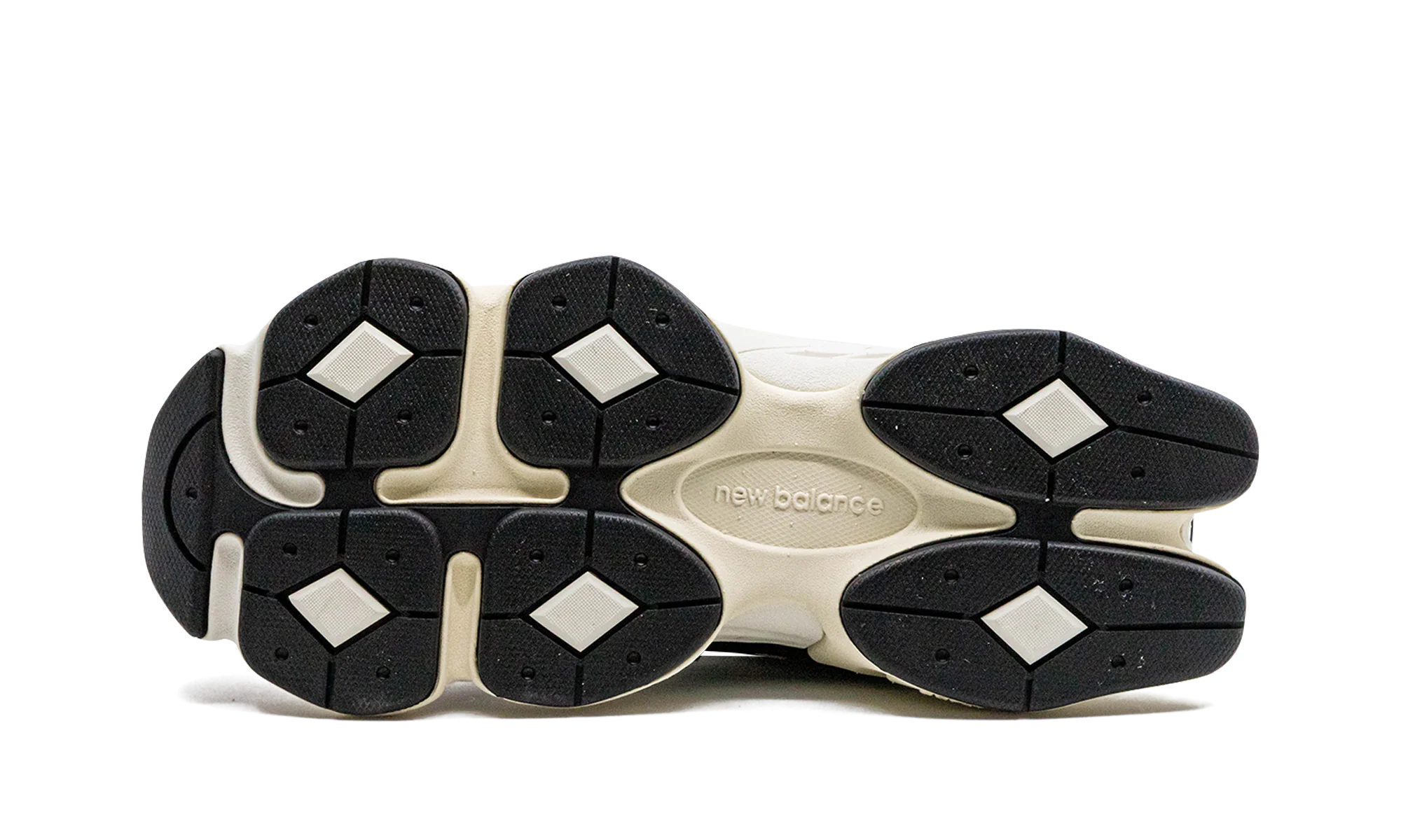 9060 "Black / White" U9060AAA