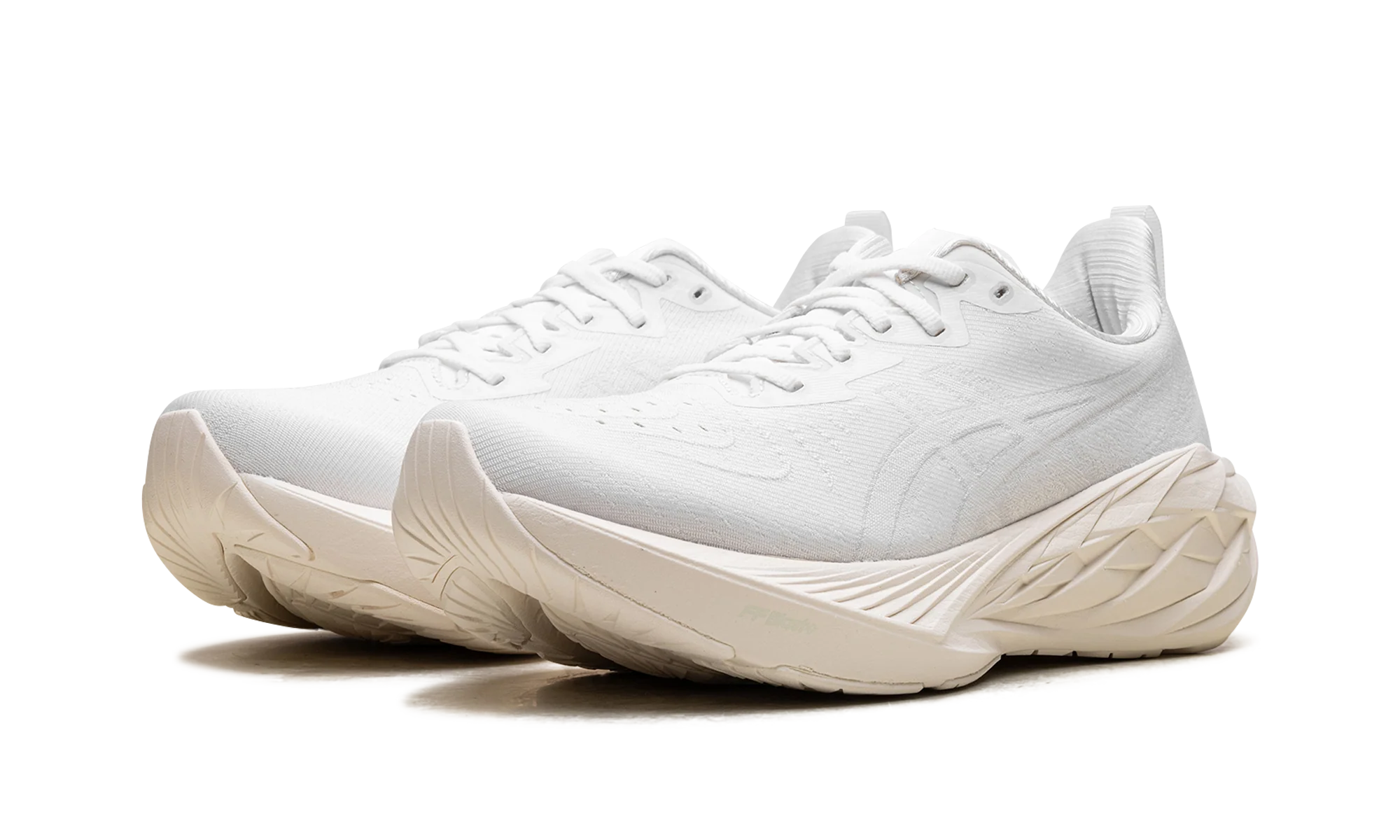 Novablast 4 "White / White" 1011B693 102