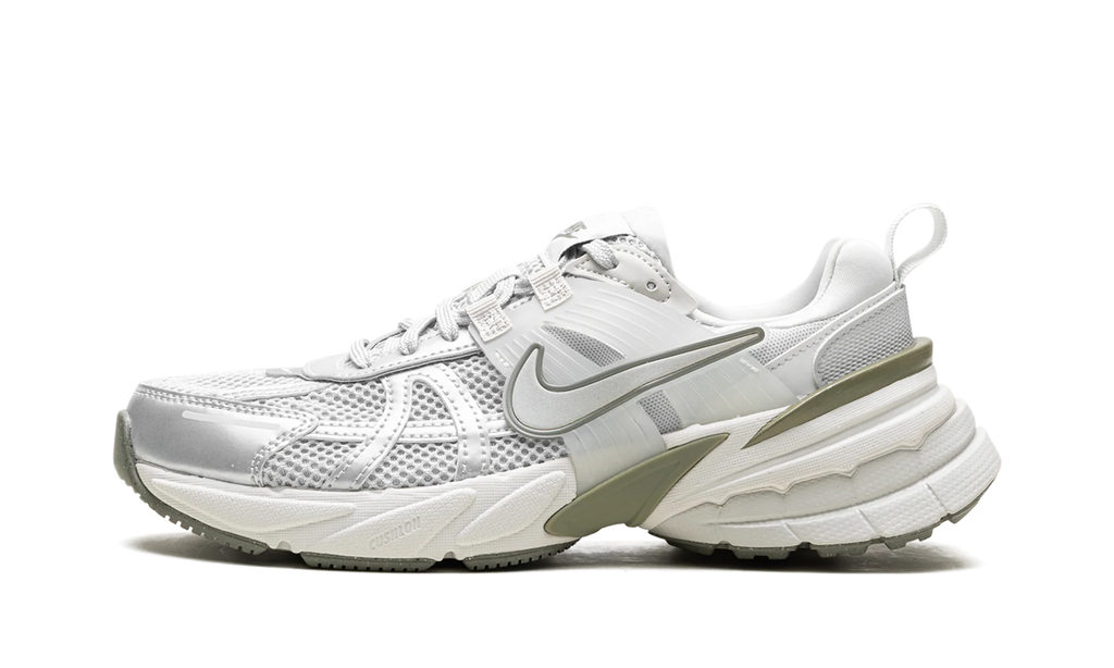 V2K Run WMNS "Photon Dust Light Silver" FD0736 006