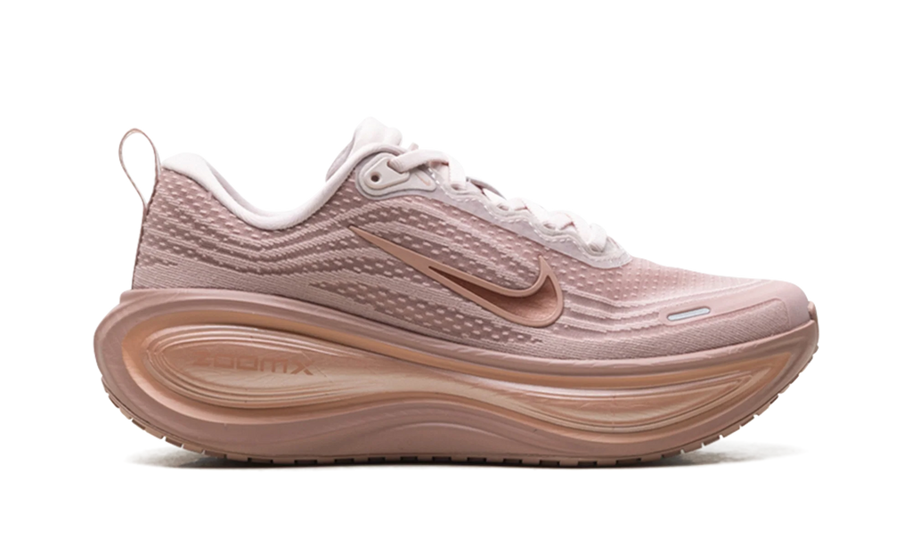 Vomero Plus WMNS "Particle Pink / Rose Gold" HV8154 601