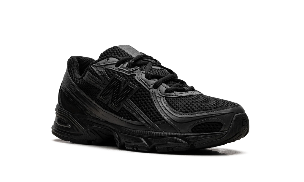 740 "Triple Black" U740BO2