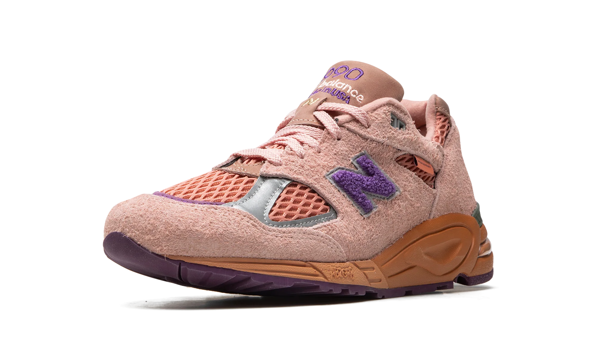 990 V2 "Salehe Bembury - Sand Be The Time" M990SB2