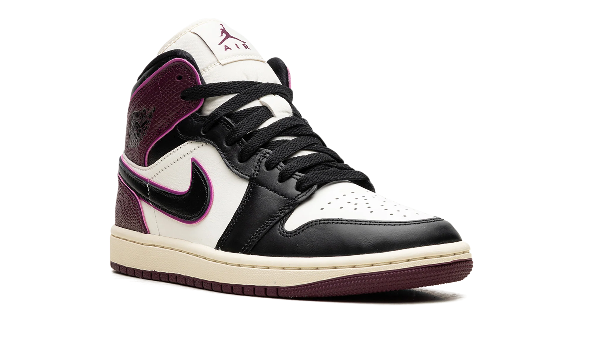 Air Jordan 1 "Bordeaux" FQ7818 101