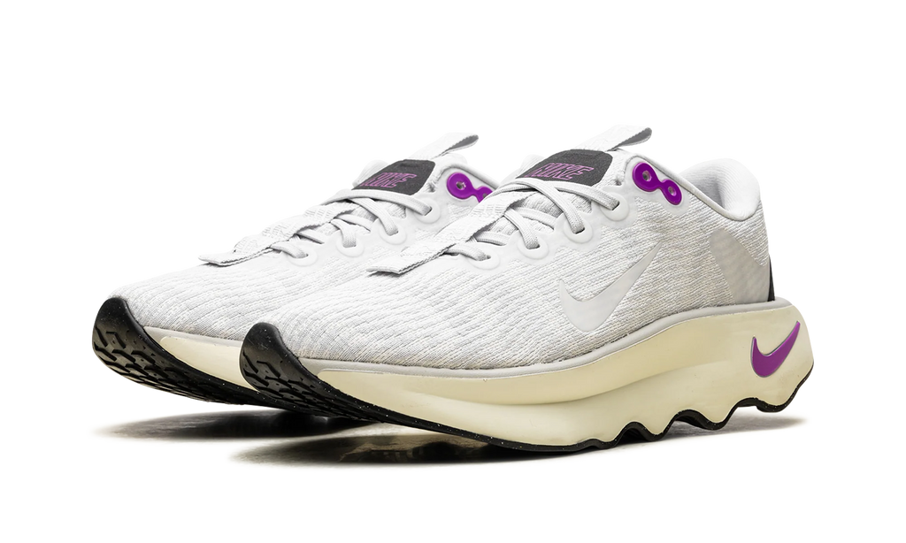 Motiva WMNS "Photon Dust Hyper Violet Coconut Milk" DV1238 009
