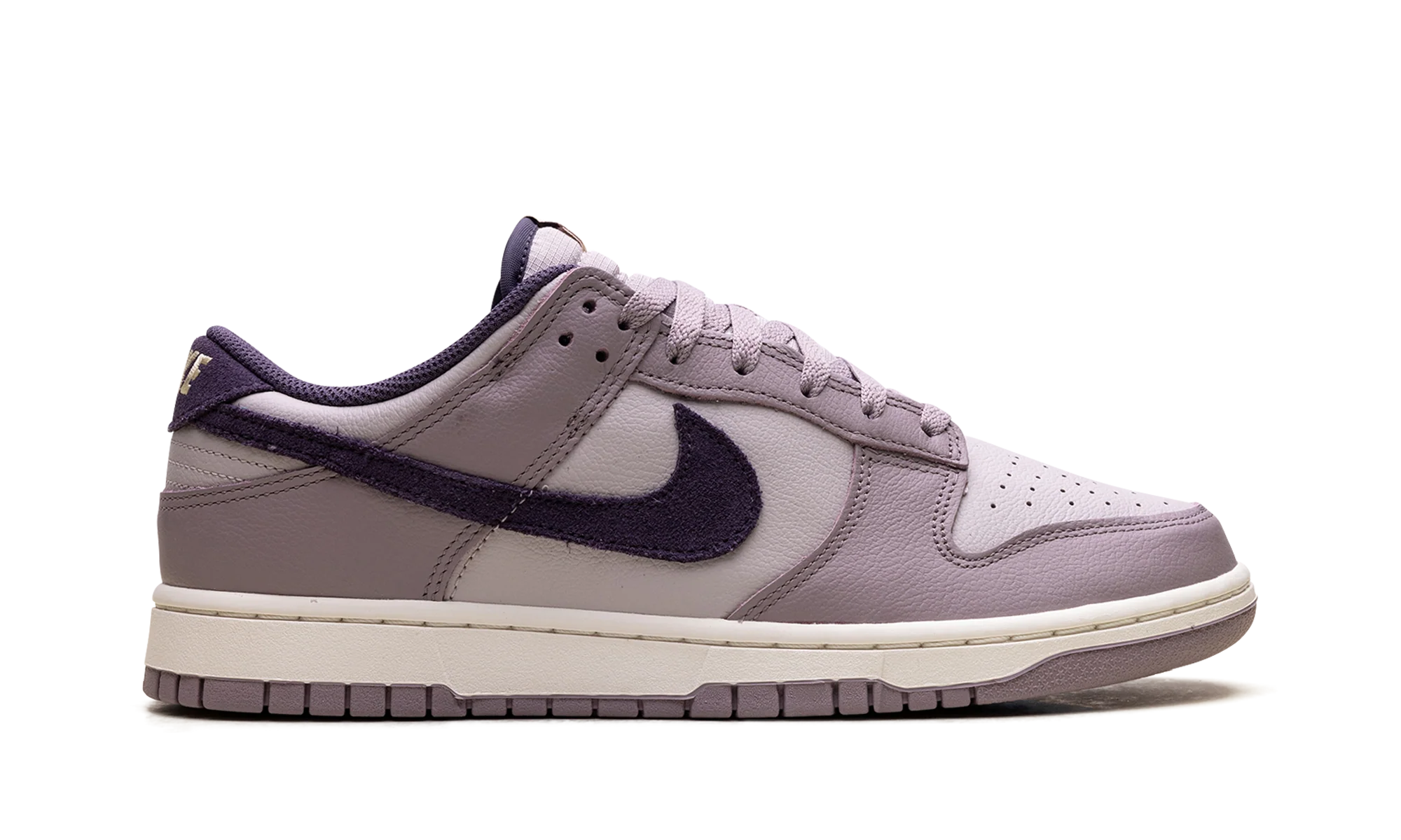 Dunk Low SE "Light Violet Ore" HQ3642 202
