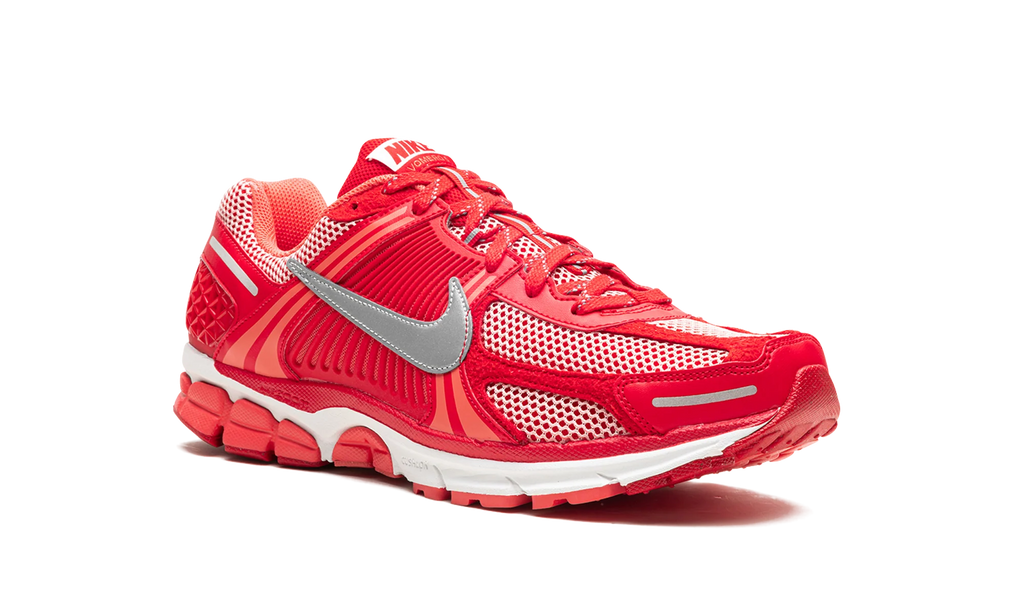 Zoom Vomero 5 PRM "University Red Metallic Silver" FN6833 657