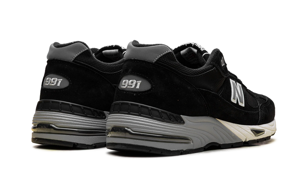 991 "Made in UK - Black Silver" M991EKS