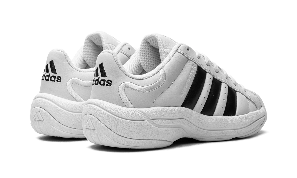 Superstar Millenium "White / Black" IE8560