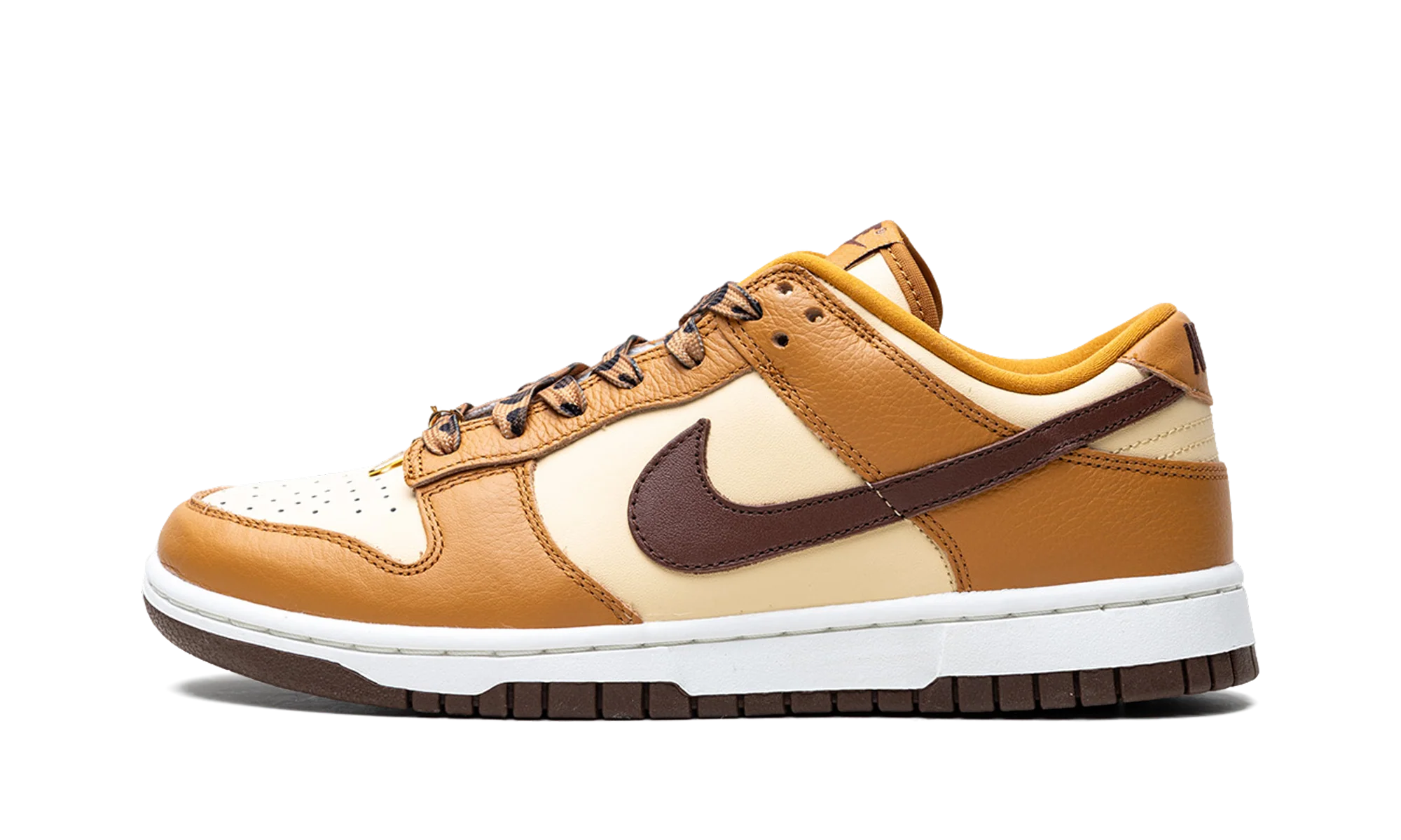 Dunk Low SE WMNS "Cherry Charms - Desert Ochre" HQ7487 700
