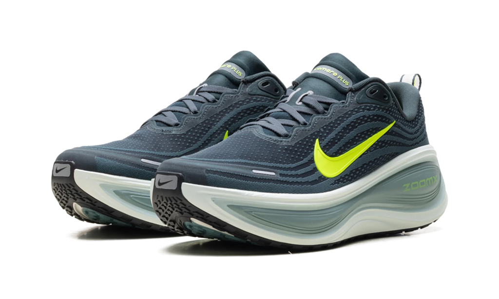 Vomero Plus "Seaweed Volt Green Haze" HV8150 300