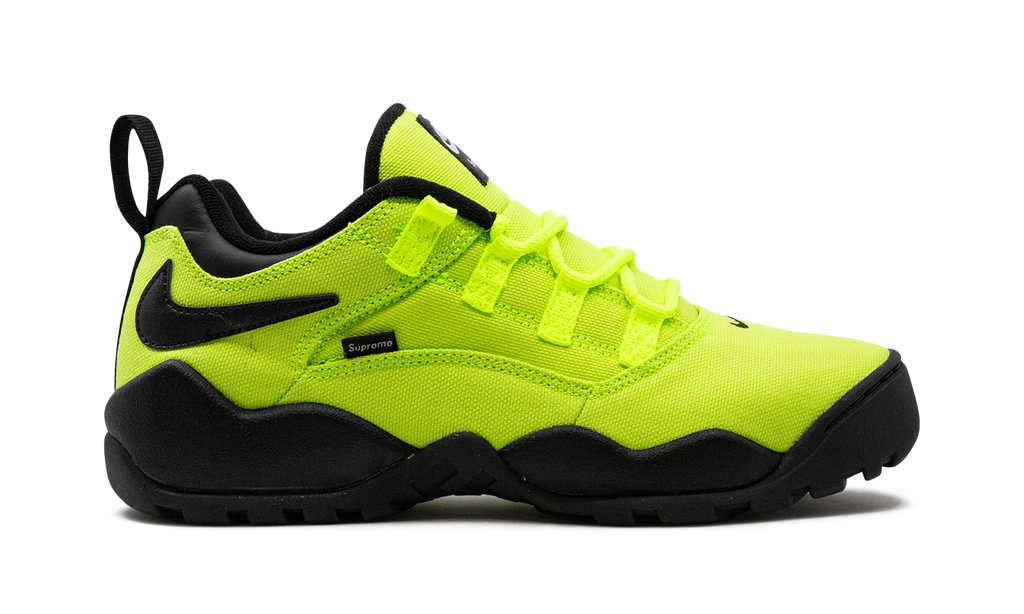 SB Darwin Low "Supreme - Volt" FQ3000 700