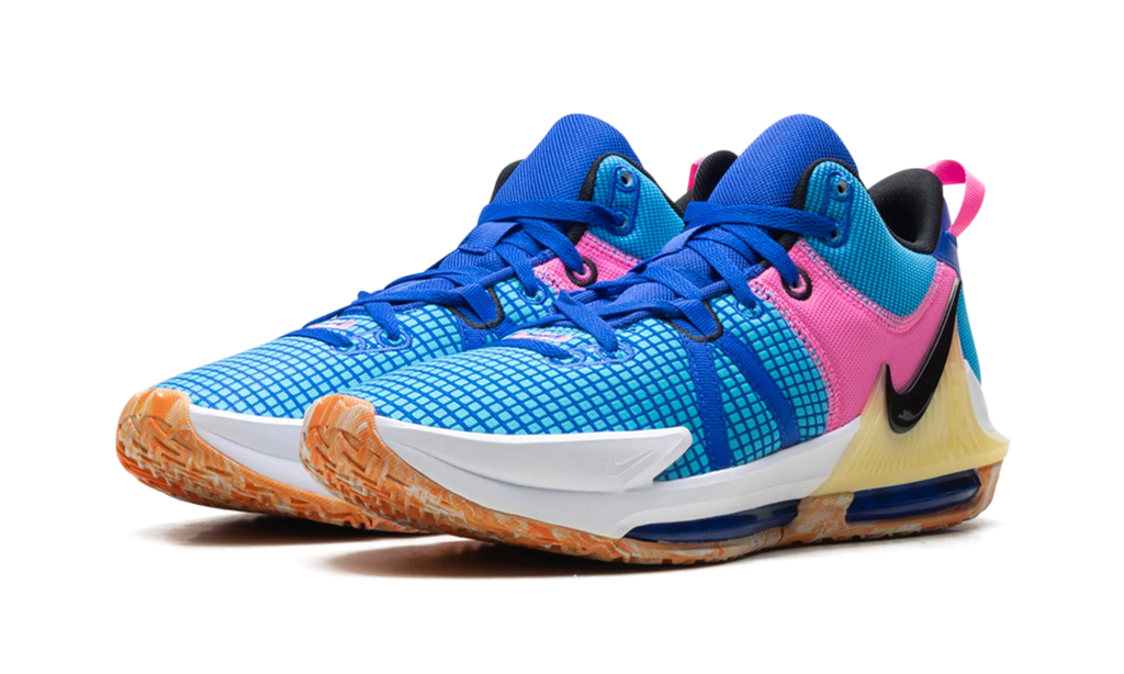 LeBron Witness 7 "Hyper Royal" DM1123 400