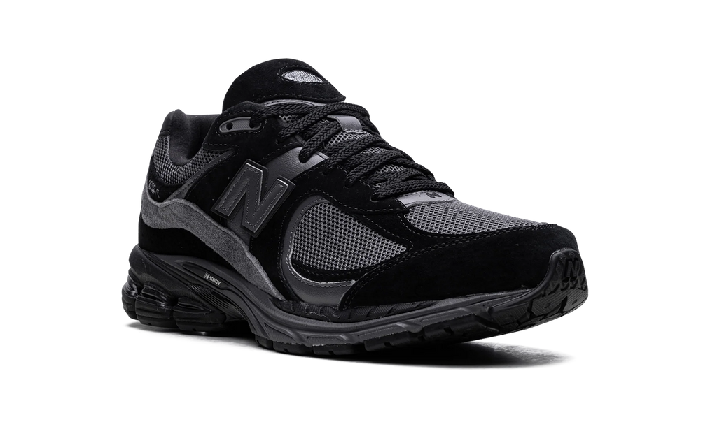 2002R "Black Magnet" M2002RBL