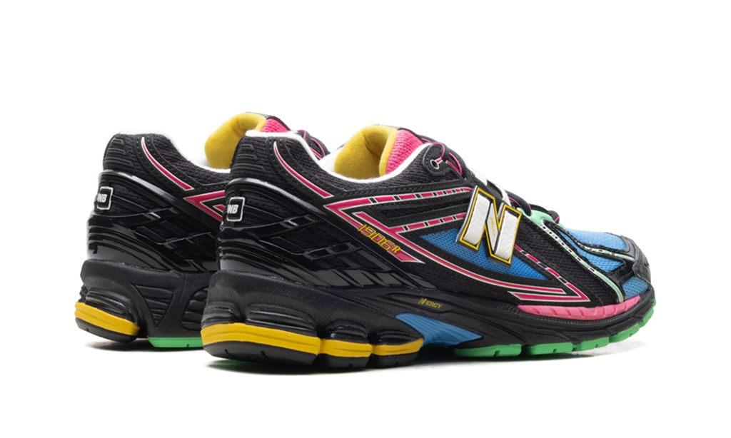 1906R "Black / Pink - Footlocker Exclusive" U1906RDM
