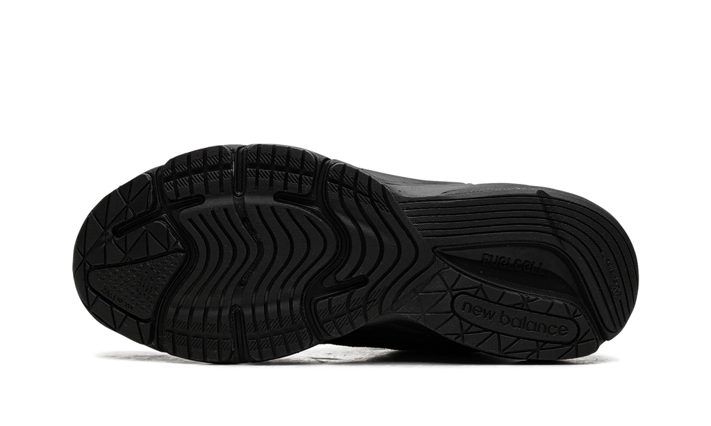 990 v6 "Triple Black" U990BB6
