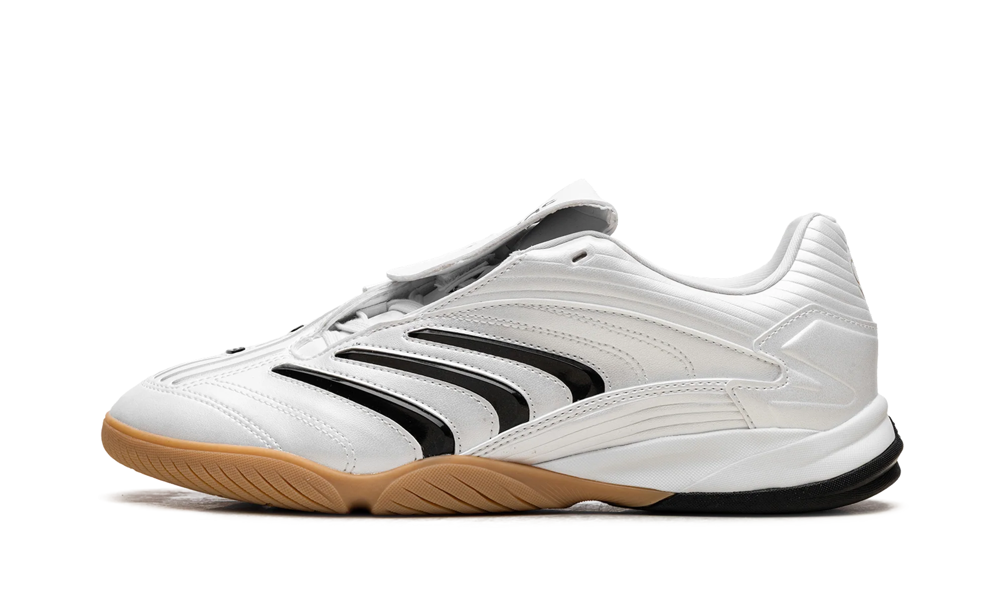 Predator Sala "Zero Metallic Black Gum" JQ3915
