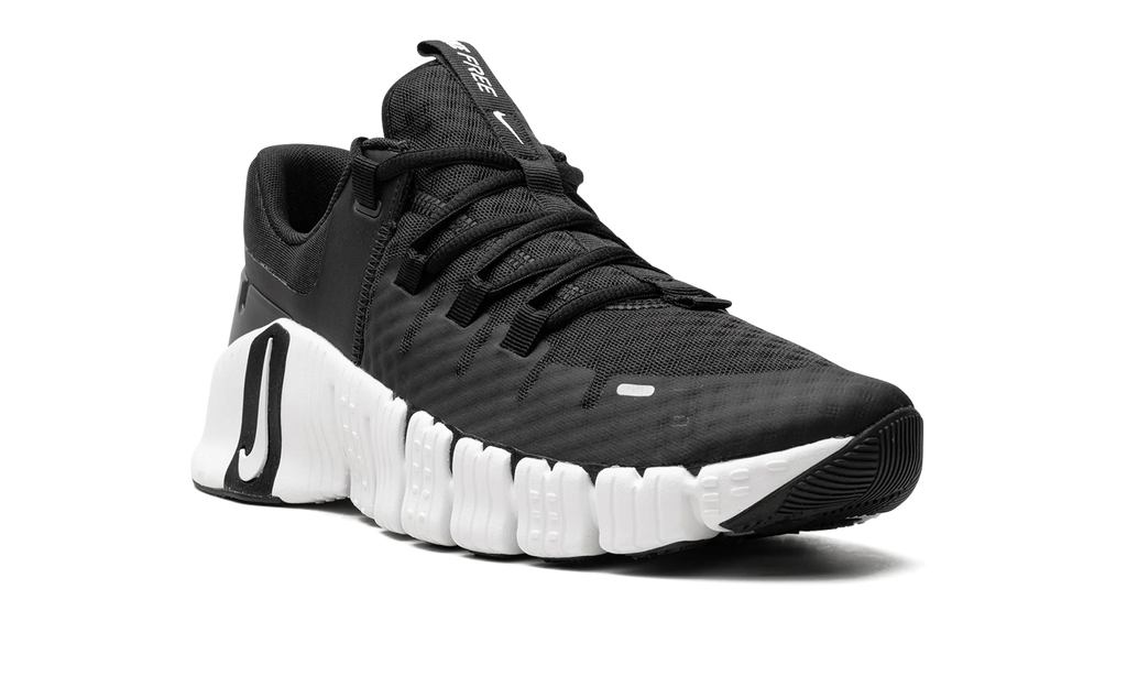 Free Metcon 5 "Black / White" DV3949 001