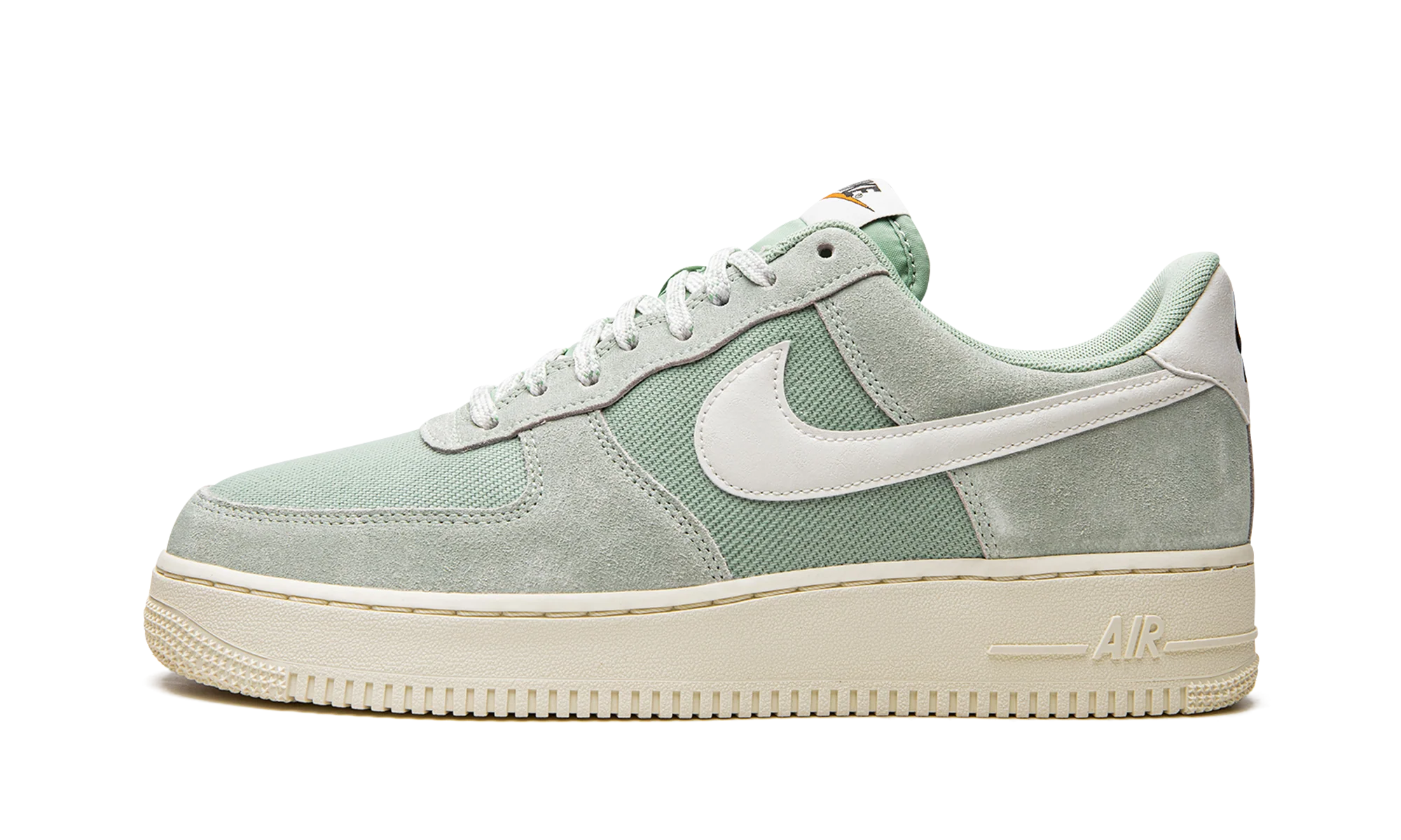 Air Force 1 "Certified Fresh" DO9801 300