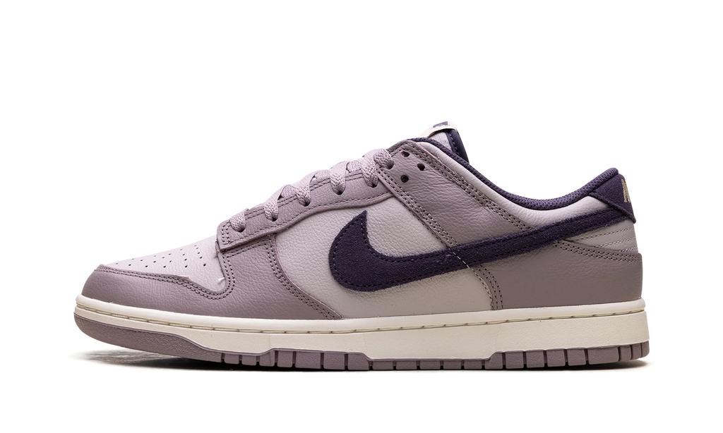 Dunk Low SE "Light Violet Ore" HQ3642 202