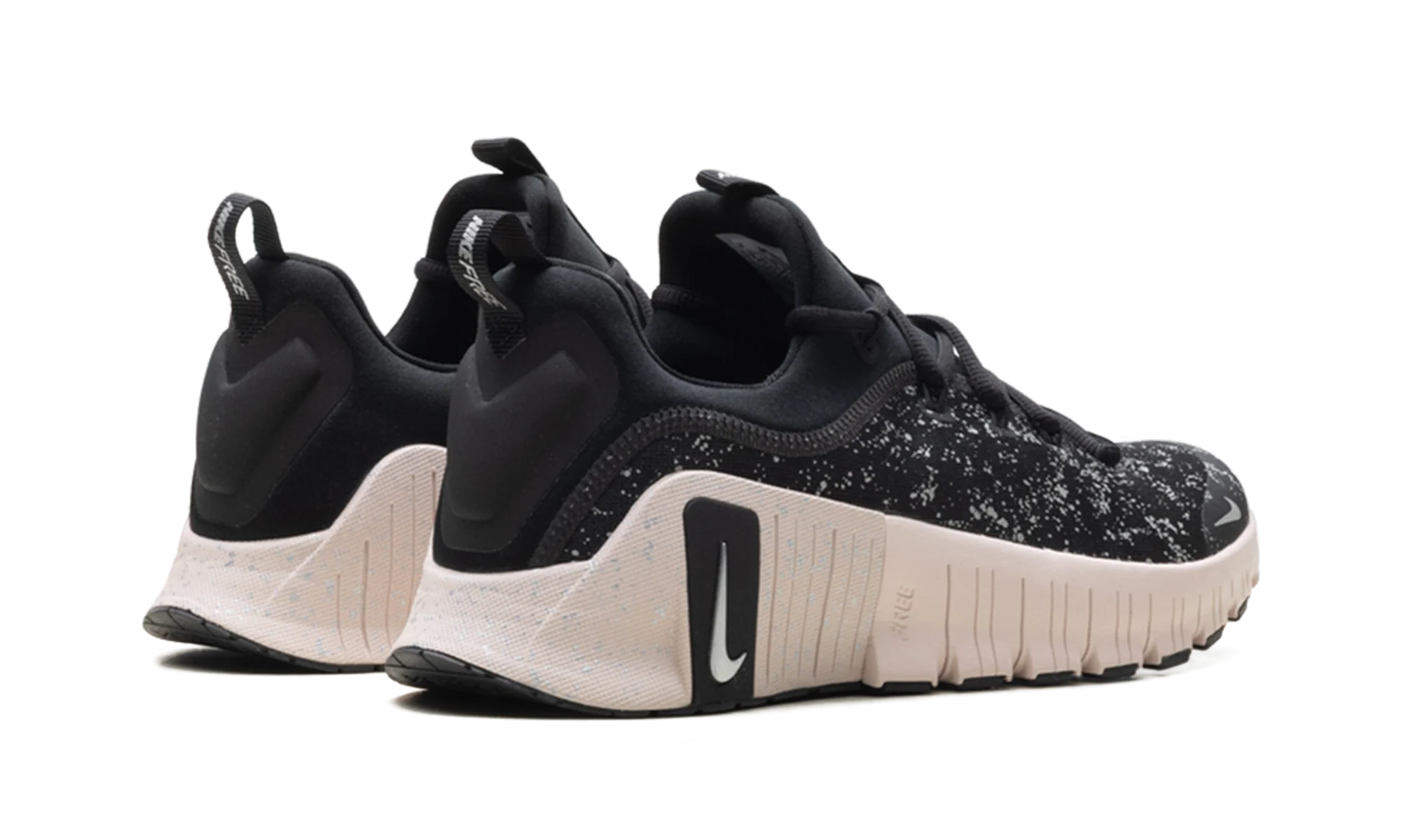 Free Metcon 6 SE WMNS "Black Silt Red" HV2017 001