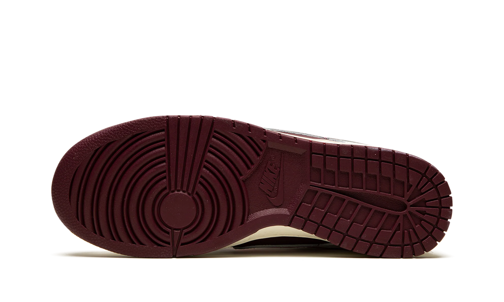 Dunk Low Retro PRM "Valentine's Day 2023" DR9705 100