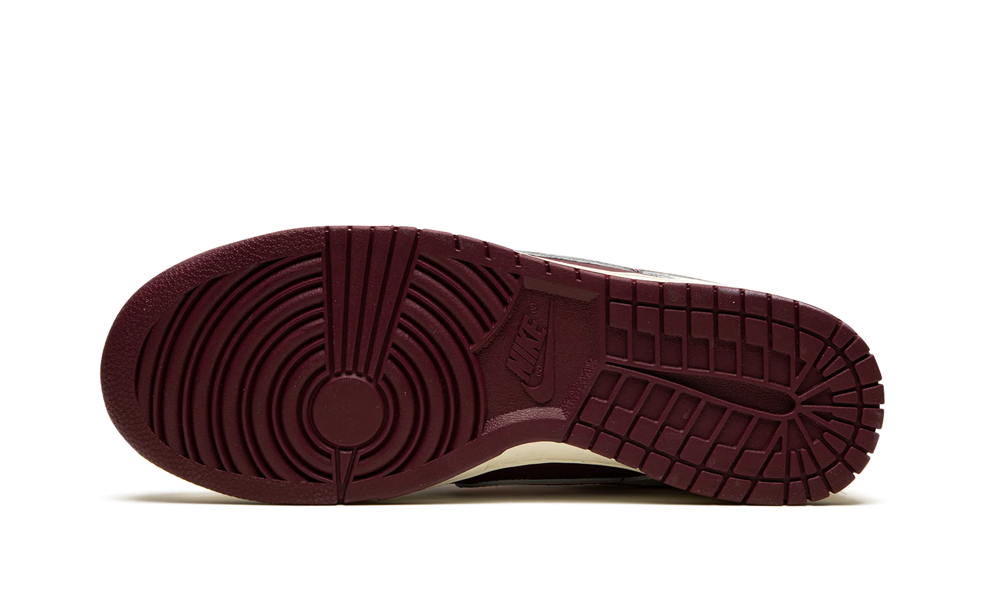 Dunk Low Retro PRM "Valentine's Day 2023" DR9705 100