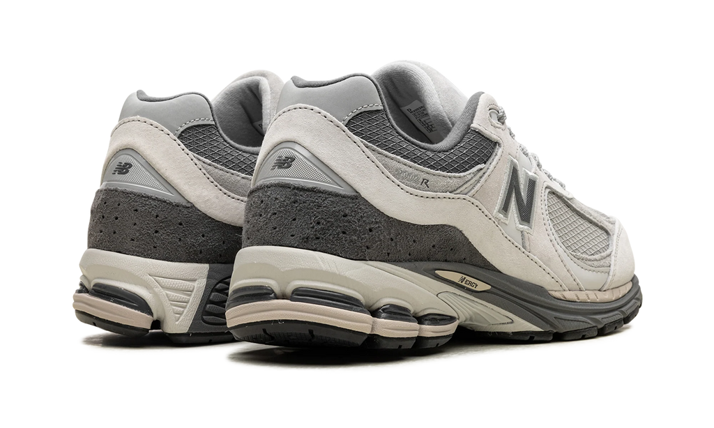 2002R "Raincloud Concrete" M2002RRW