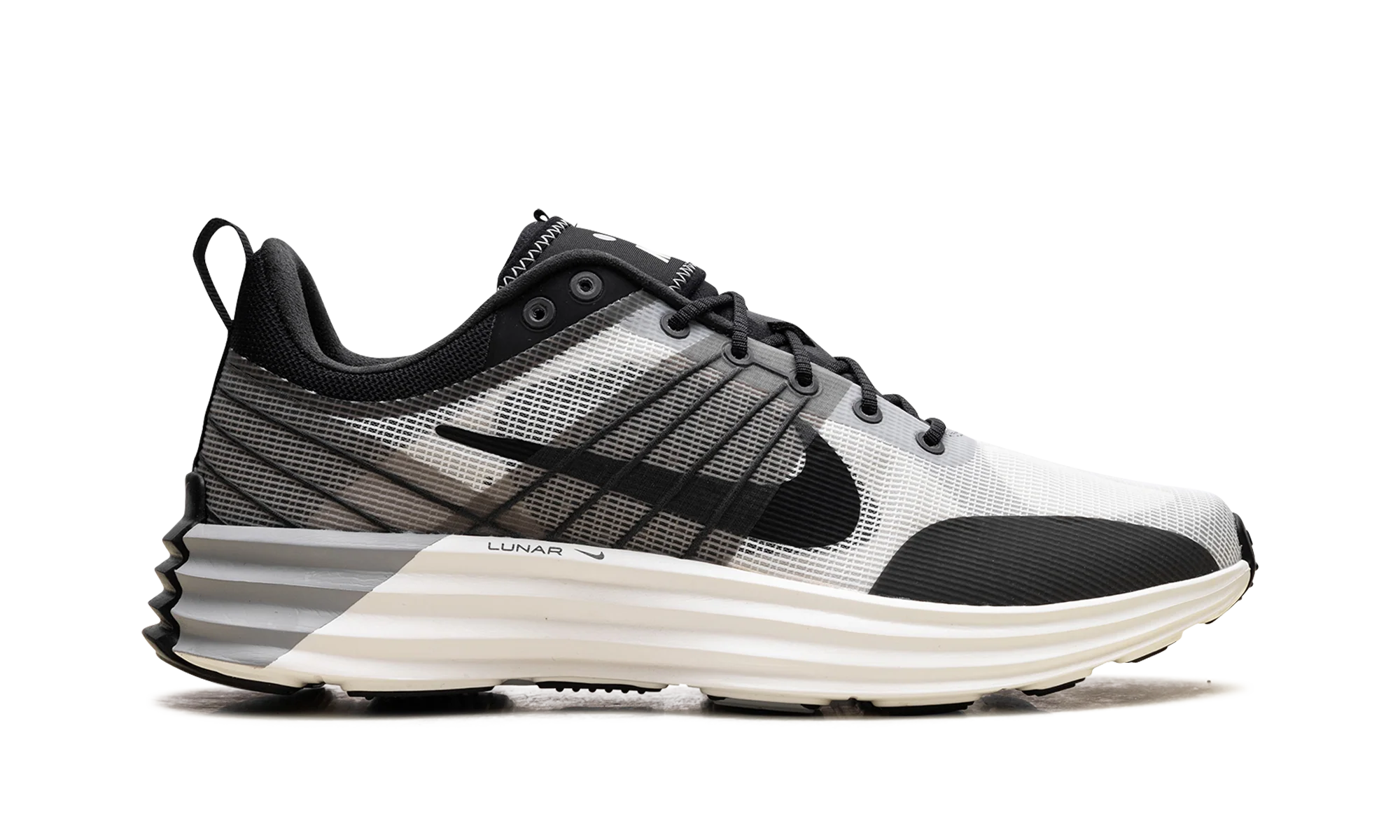 Lunar Roam "Summit White Black" DV2440 102