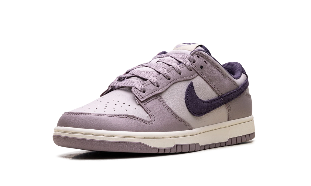 Dunk Low SE "Light Violet Ore" HQ3642 202