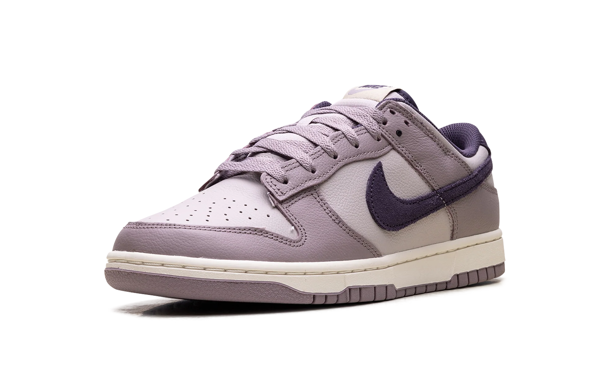 Dunk Low SE "Light Violet Ore" HQ3642 202