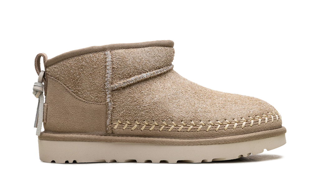 Classic Ultra Mini Biarritz Boot WMNS "Mustard Seed" 1171538 MDSD