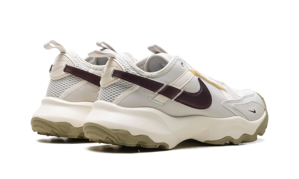 TC 7900 WMNS "Light Bone Burgundy Crush" DD9682 003