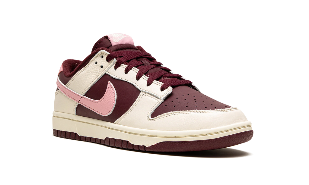 Dunk Low Retro PRM "Valentine's Day 2023" DR9705 100