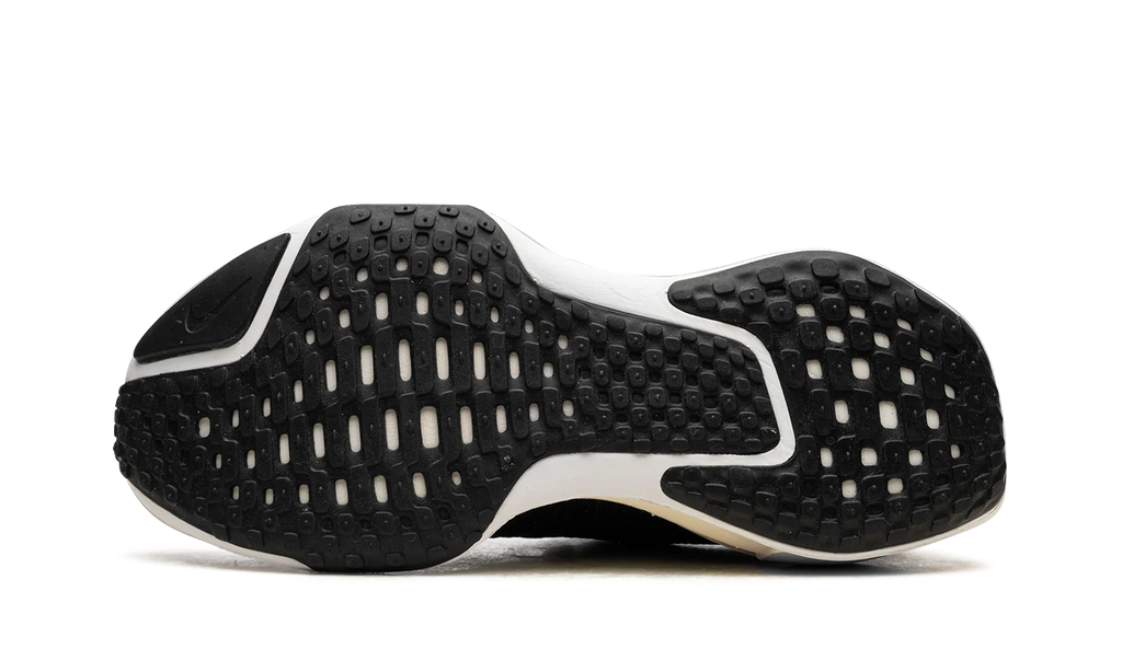 ZOOMX INVINCIBLE RUN 3 WMNS "Black White" DR2660 001