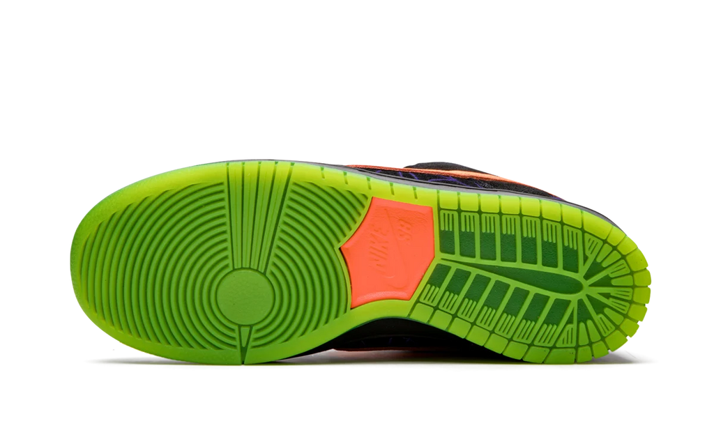 SB Dunk Low "Night of Mischief" BQ6817 006