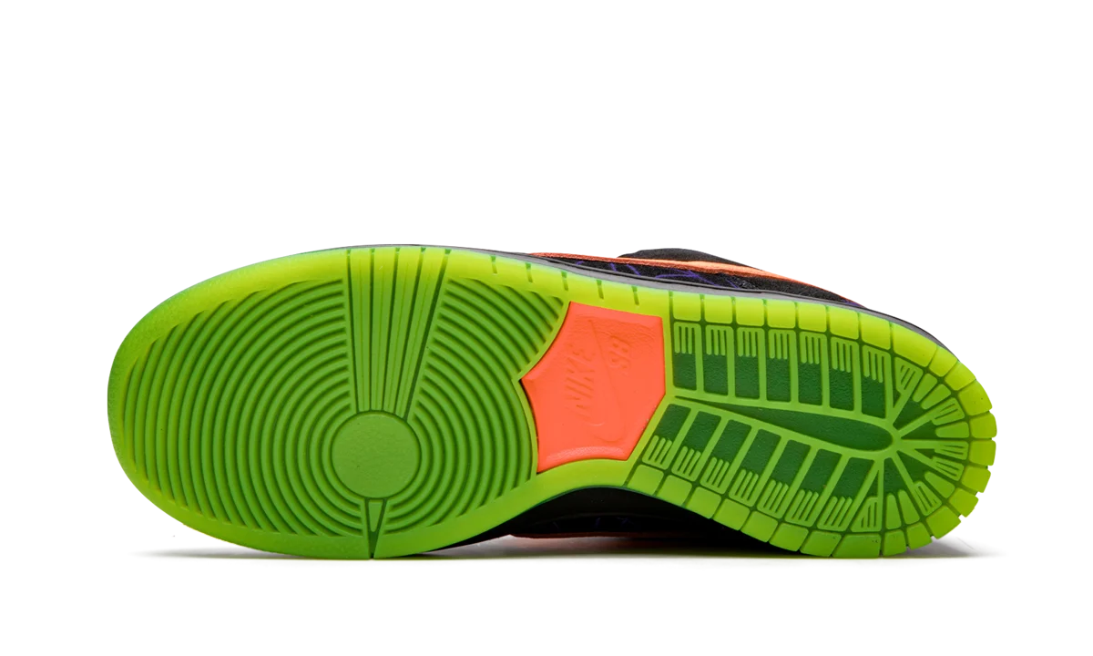 SB Dunk Low "Night of Mischief" BQ6817 006