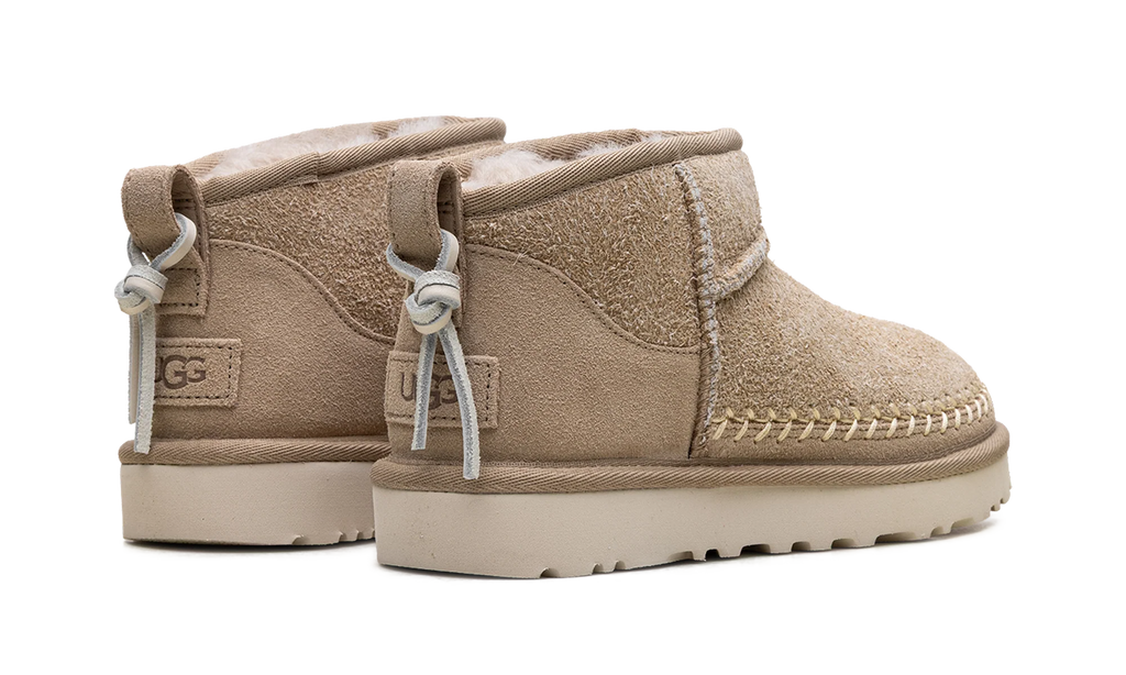 Classic Ultra Mini Biarritz Boot WMNS "Mustard Seed" 1171538 MDSD