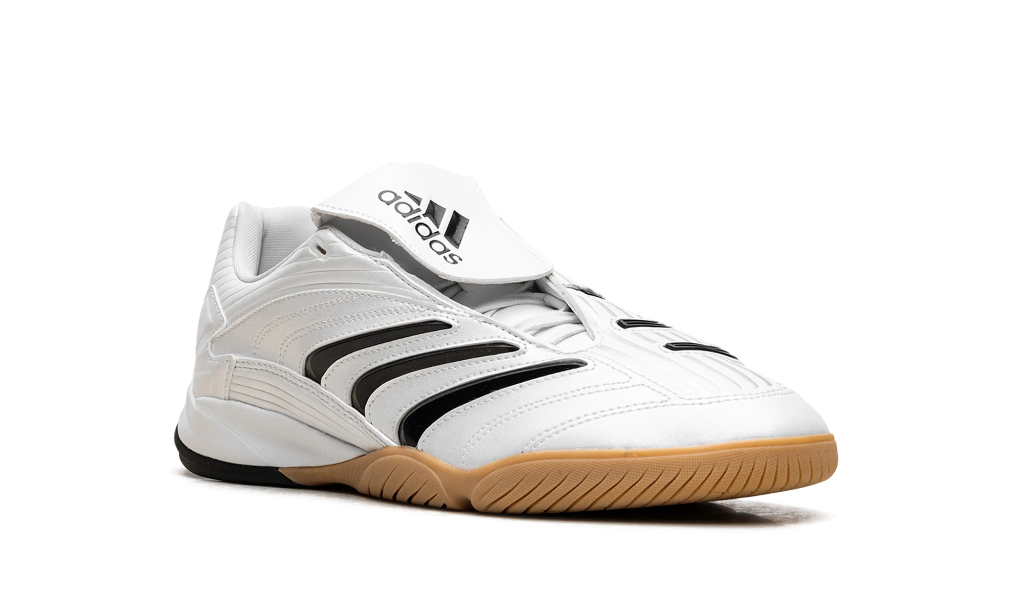 Predator Sala "Zero Metallic Black Gum" JQ3915