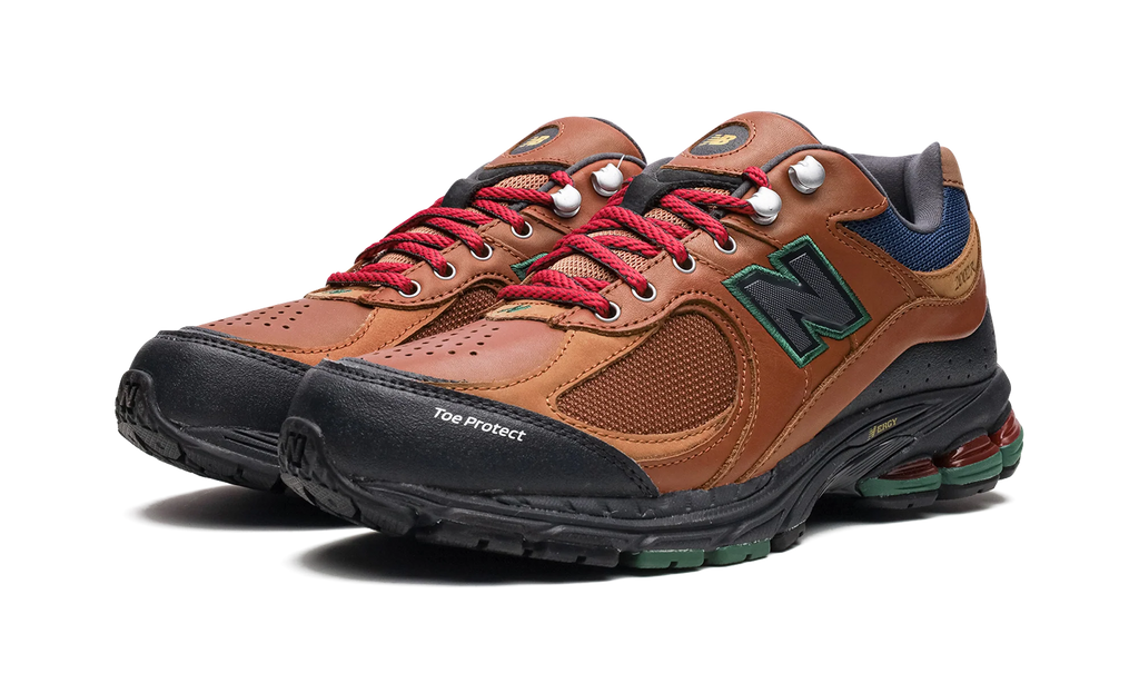 2002R "The Hiker" M2002RWM