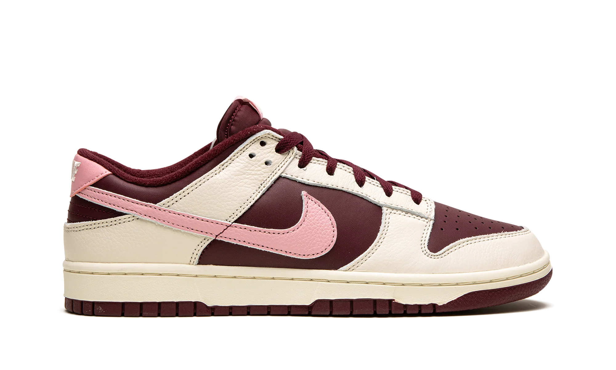 Dunk Low Retro PRM "Valentine's Day 2023" DR9705 100