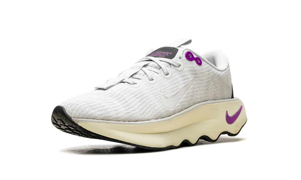 Motiva WMNS "Photon Dust Hyper Violet Coconut Milk" DV1238 009