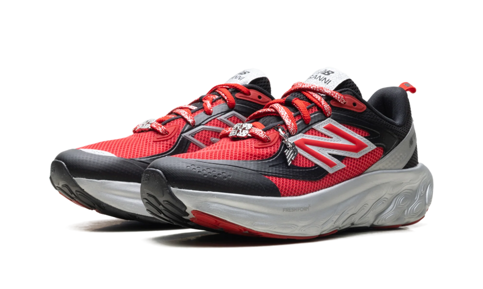 Fresh Foam Trainer "GANNI - Black Silver Metallic Red" UTRNGN