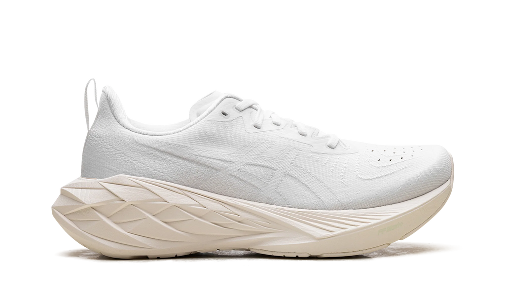 Novablast 4 "White / White" 1011B693 102