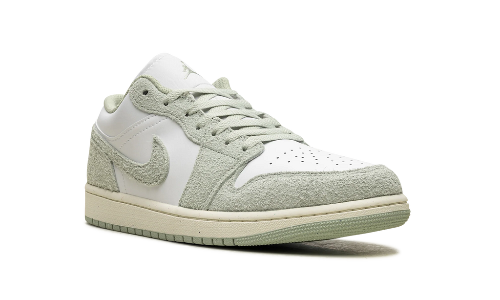 Air Jordan 1 Low SE "Seafoam" FN5214 131